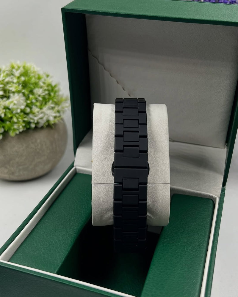 SABR Black Matte Minimalist Men's Watch – Islamic Quartz Wristwatch for Everyday Elegance