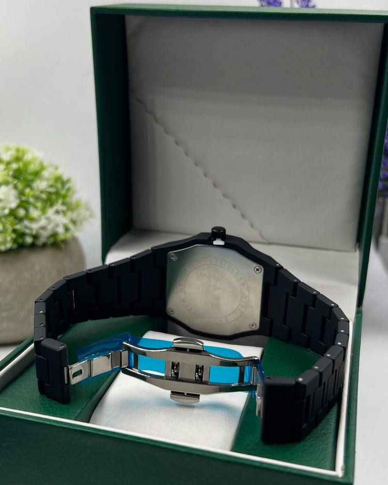 SABR Black Matte Minimalist Men's Watch – Islamic Quartz Wristwatch for Everyday Elegance