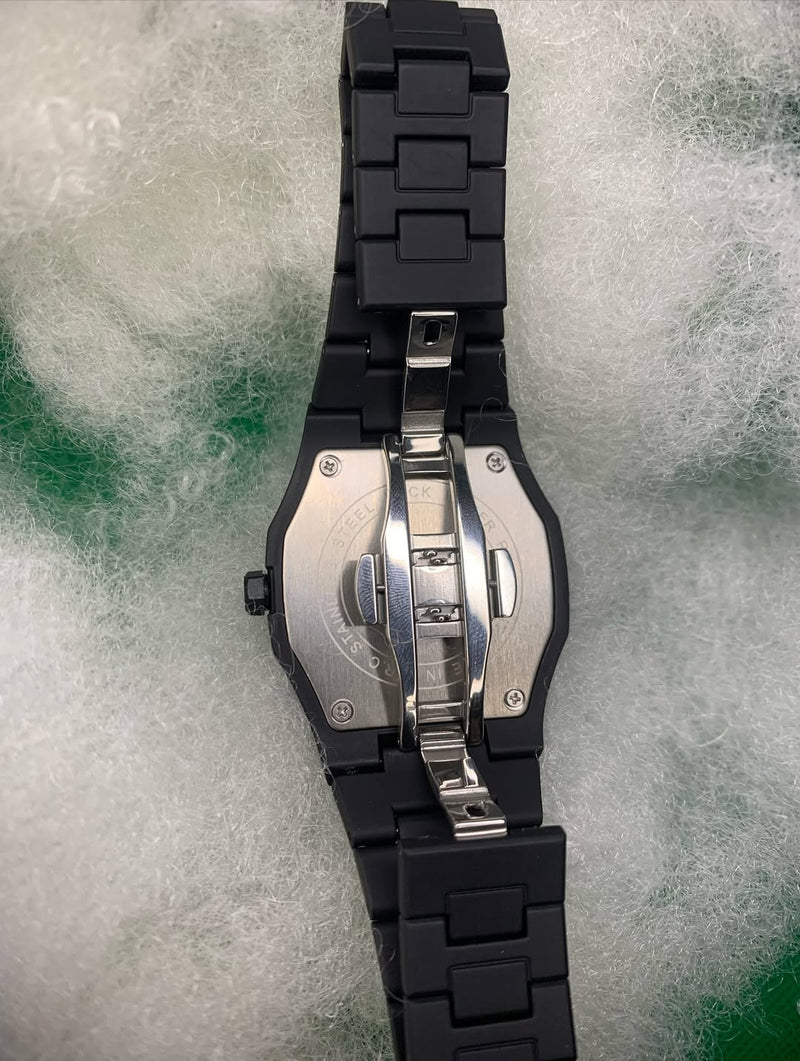 SABR Black Matte Minimalist Men's Watch – Islamic Quartz Wristwatch for Everyday Elegance