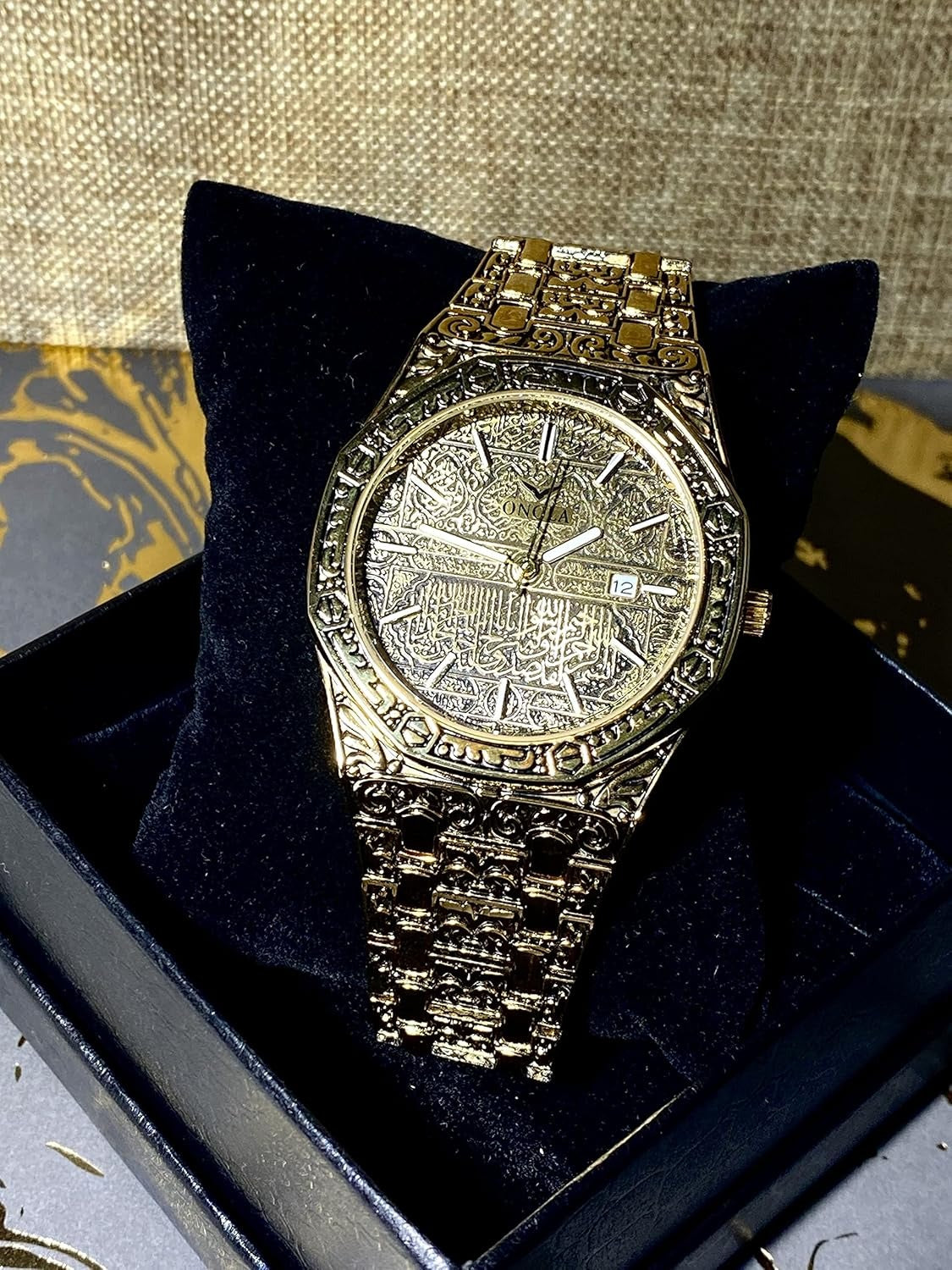 Luxury Hexagonal Black Gold Versus Dial Wrist Watch with Bracelet Waterproof Calendar Fashion Watch for Men & Women