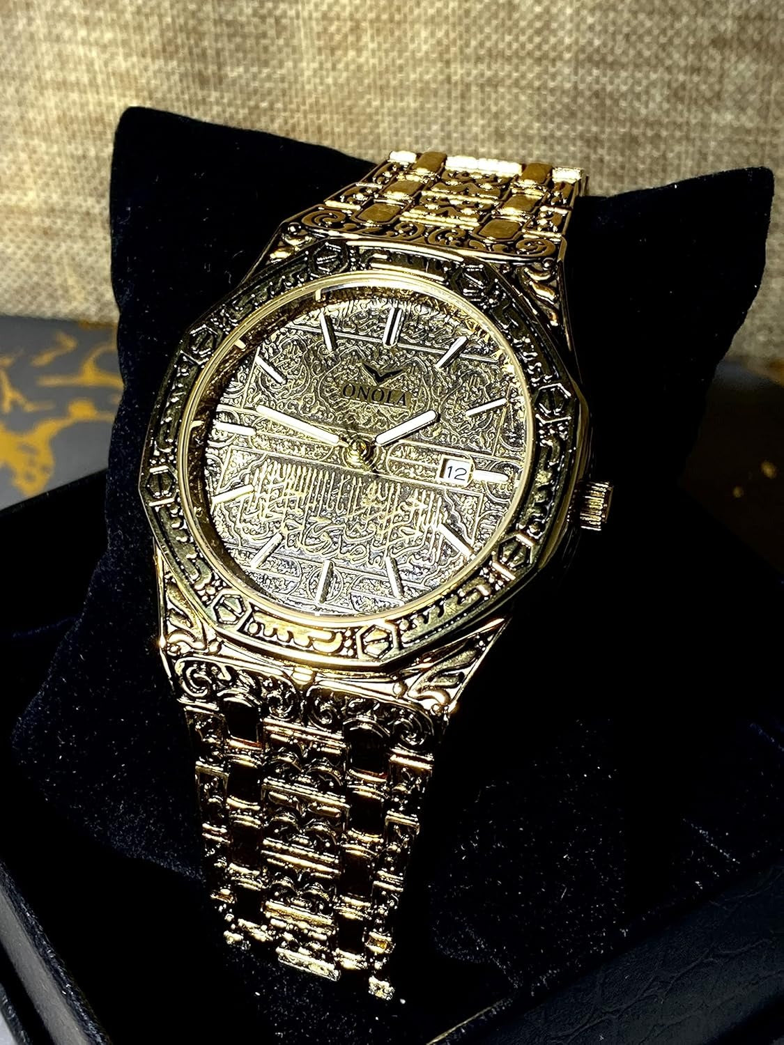 Luxury Hexagonal Black Gold Versus Dial Wrist Watch with Bracelet Waterproof Calendar Fashion Watch for Men & Women
